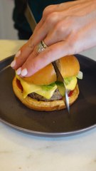 The Secret to the Juiciest Hamburgers