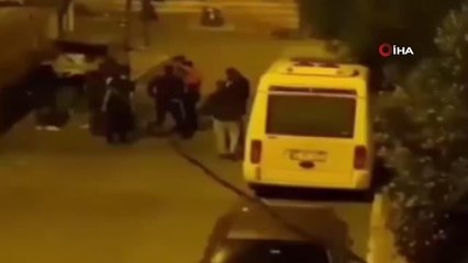 Download Video: Son dakika haberleri! Pendik'te dehşet anları... Genç kadının kucağındaki çocukla yediği öldüresiye dayak kamerada