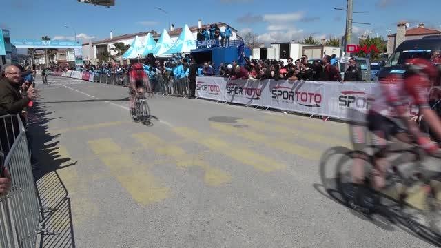 SPOR Cumhurbaşkanlığı Türkiye Bisiklet Turu'nun Selçuk-Alaçatı etabını Alexander Kaden Groves kazandı