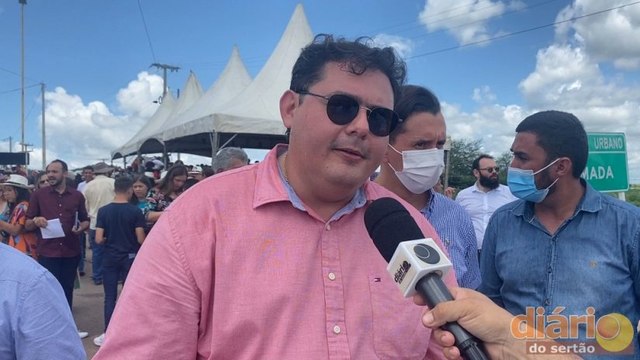 Prefeito de Nazarezinho fala sobre piso dos professores e cita ‘politicagem barata’ da oposição