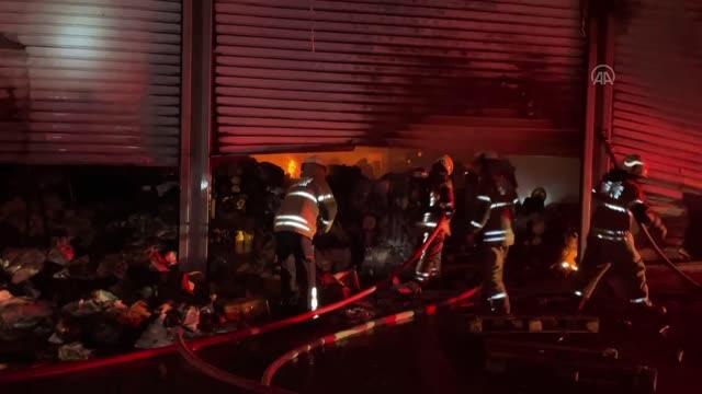 Gıda Çarşısı'nda çıkan yangın itfaiye ekiplerince söndürüldü