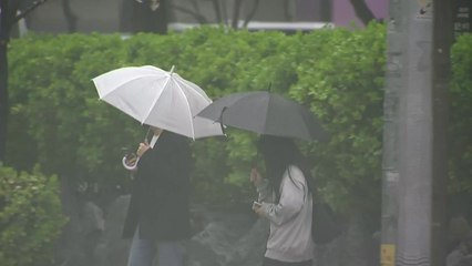 [날씨] 한낮 따뜻, 현재 서울 23.8℃...밤부터 고온·건조 해소할 단비 / YTN