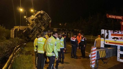 Son dakika gündem: Zincirleme trafik kazasında 3'ü polis 4 kişi yaralandı