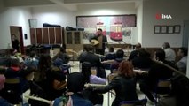 Bu ilçede 10 yaşından 50 yaşına kadar herkes bağlama çalmayı öğreniyor