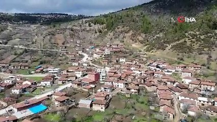 Bu köyün camisini görmek için geliyorlar