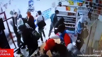 Peru halkı, ekonomik krizi protesto nedeniyle sokağa indi.