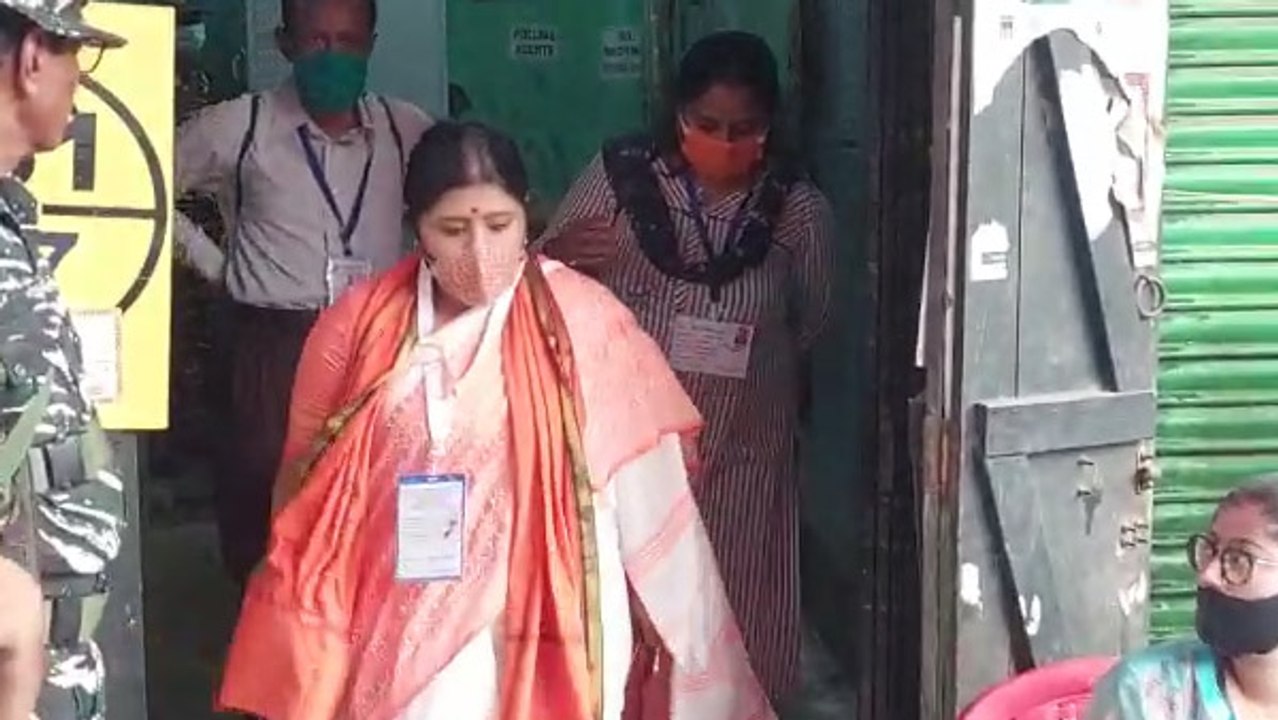 বালিগঞ্জ বিধানসভা কেন্দ্রে বুথে বিজেপি এজেন্টকে বসতে না দেওয়ার অভিযোগ  বিজেপি প্রার্থী কেয়া ঘোষের