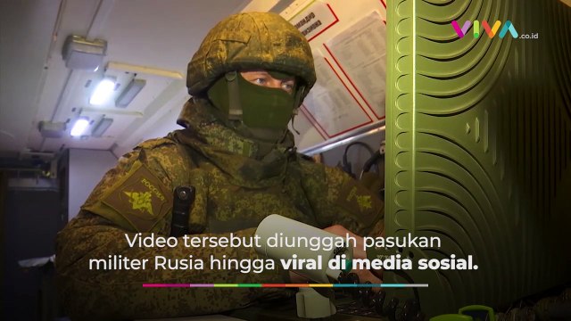 Prajurit Rusia Lontarkan Rudal Mematikan ke Arah Ukraina