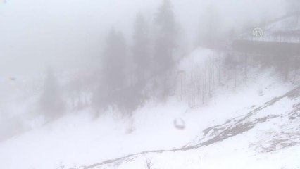 Uzungöl, nisanda beyaza büründü