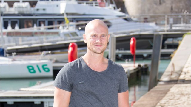 GALA VIDEO - Nicolas Gob (La revanche des crevettes pailletées) : comment il a séduit sa femme Jane qui « n’aimait pas les acteurs