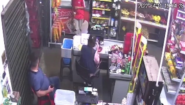 Câmeras de segurança registram ação criminosa que resultou em Hilux roubada no Florais do Paraná