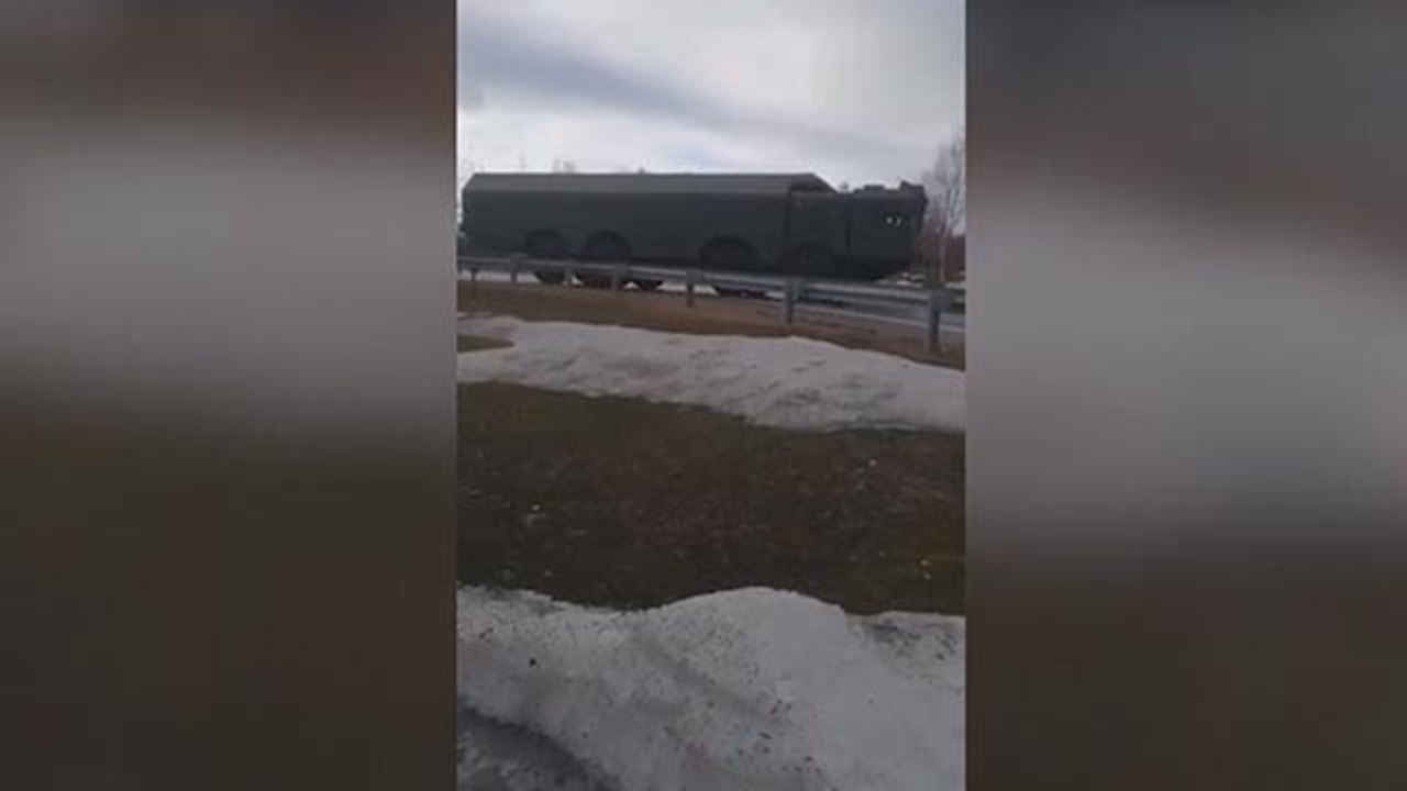 Rusya, Finlandiya sınırına askeri ekipman taşıyor iddiası