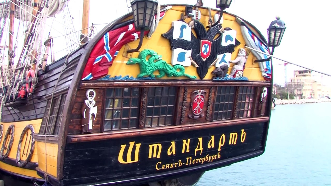 Ce fameux trois-mâts, indésirable à Sète, il est le bienvenu à Port-de-Bouc