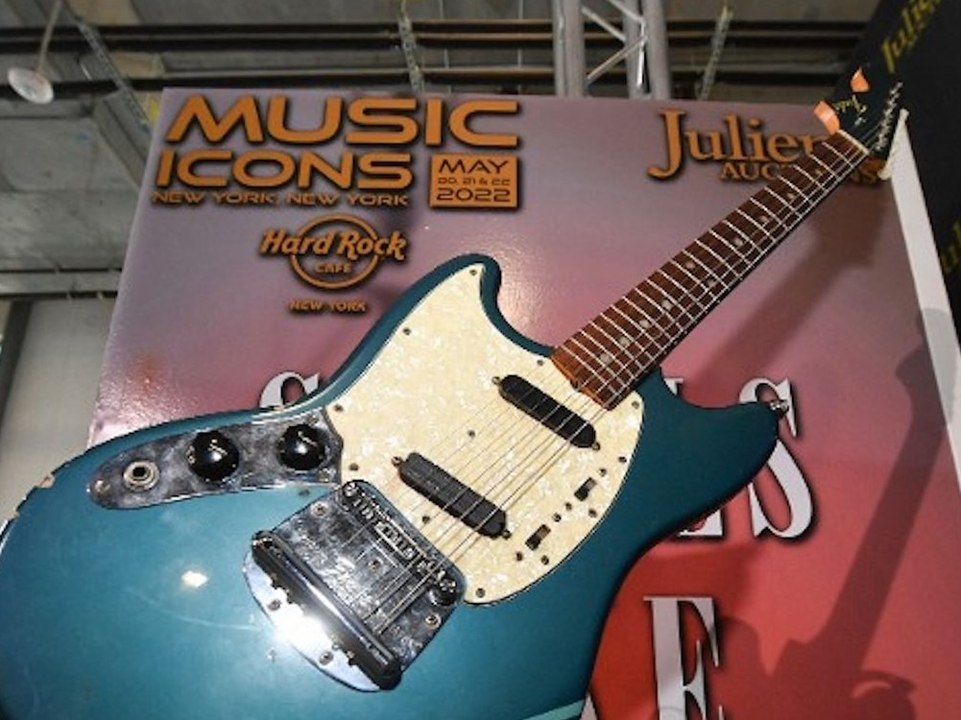 Kurt Cobain: Legendäre E-Gitarre des Nirvana-Sängers wird versteigert