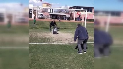 Klarnetçi kaleye girdi davul futbol topu oldu