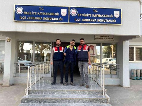 Şanlıurfa'da 12 yıl hapis cezası bulunan uyuşturucu satıcısı 7 yıl sonra yakalandı