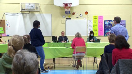 Consultation publique animée à l'école des Vieux-Moulins