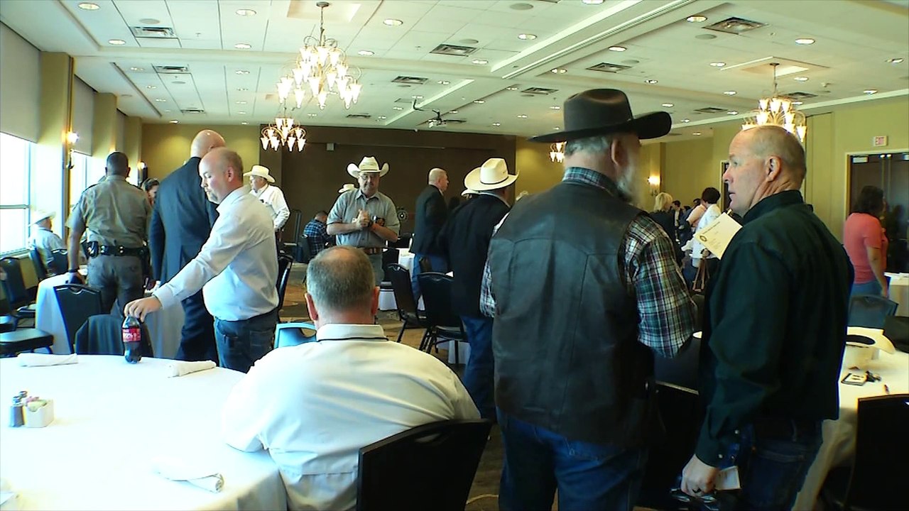 Gregg abbott en El Paso