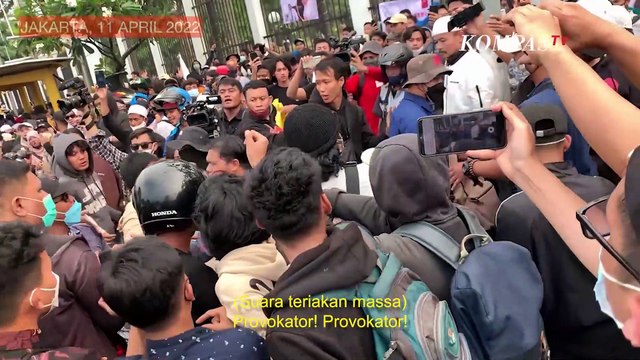 Demo BEM SI & Mahasiswa Berakhir Ricuh, Ini Kronologi dari Depan Gedung DPR/MPR RI!