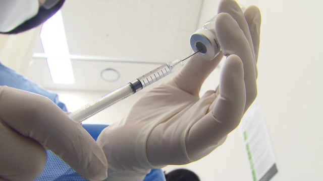 방역당국 3차 백신 접종 3개월 뒤 효과 감소...고령층 4차 접종 / YTN