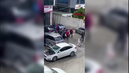 ATAŞEHİR'DE TAMİRDEKİ ARAÇLARIN PARÇALARINI ÇALMAK İÇİN SÖKERKEN YAKALANDILAR