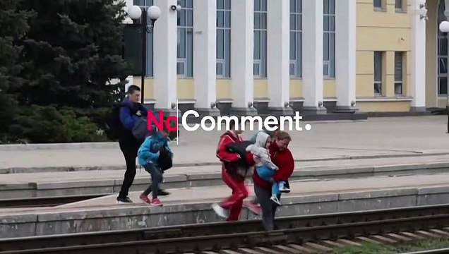 Восток Украины: поток беженцев растет