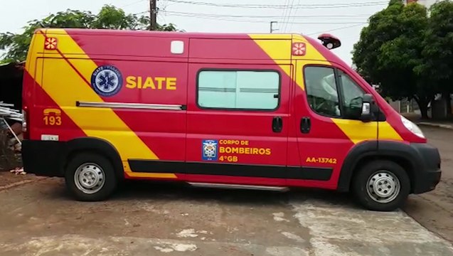 Morador em situação de rua sofre queda e convulsão na Rua Paraná