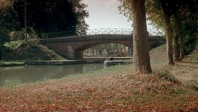 Le Café du pont Bande-annonce VF