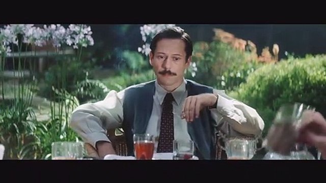 Poulet aux Prunes Bande-annonce VF