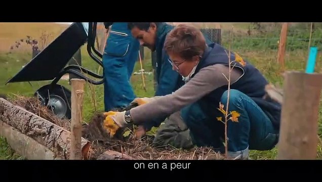 En liberté ! le village démocratique de Pourgues Bande-annonce VF