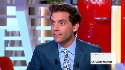 Mika explique pourquoi il portait la même tenue sur The Voice