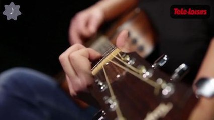 Aude Henneville en session acoustique chez Télé-Loisirs