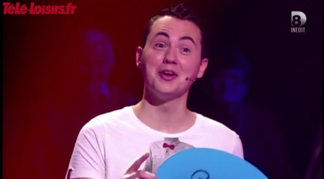 Zapping Jeux : Il se moque de Julien Courbet... puis échappe de peu à la chute