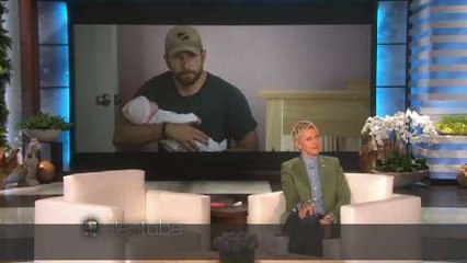 Ellen de Generes se moque du faux bébé d'American Sniper