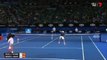 Insolite : un tennisman français sert dans la tête... de son coéquipier (Finale de l'Open d'Australie)
