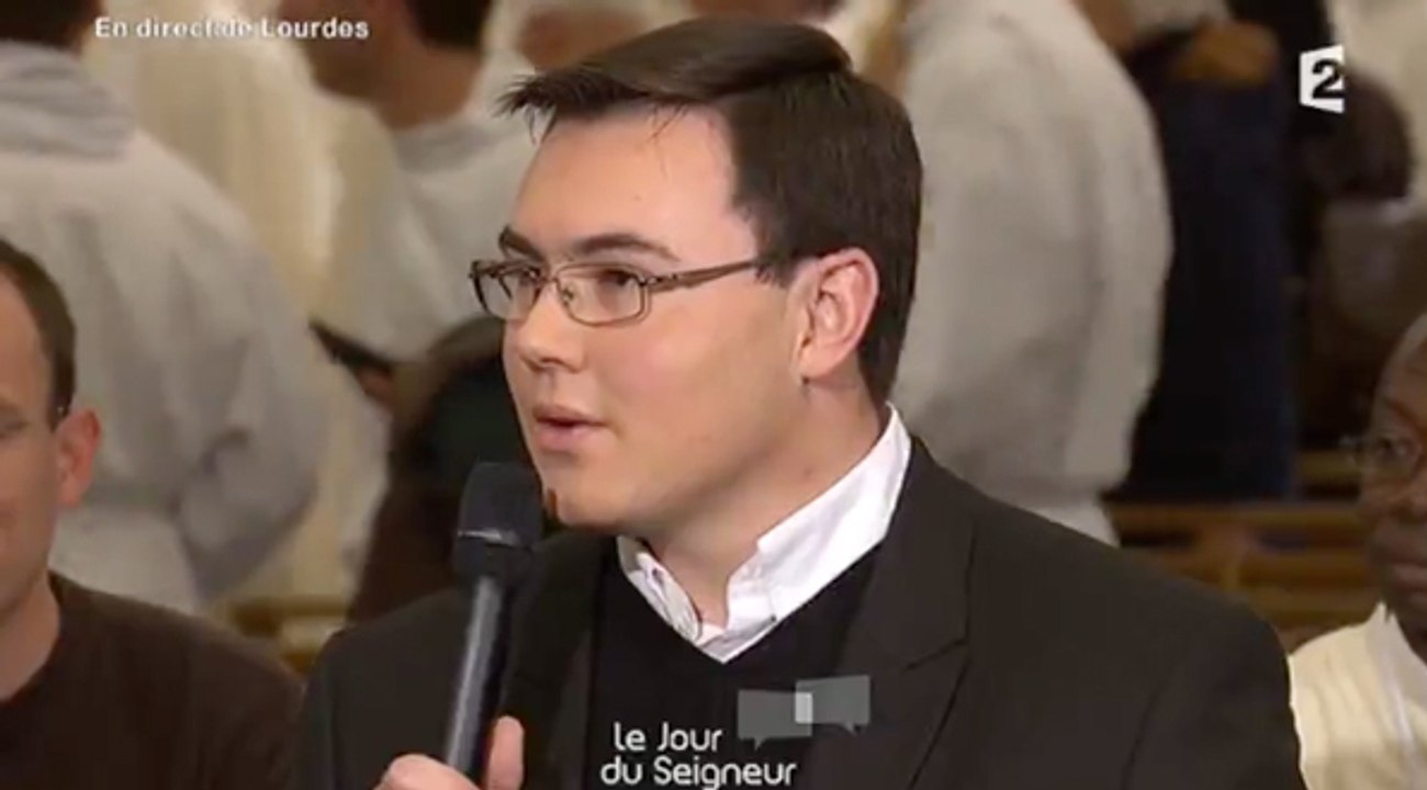 Le drôle de lapsus d'un jeune prêtre en plein direct sur France 2