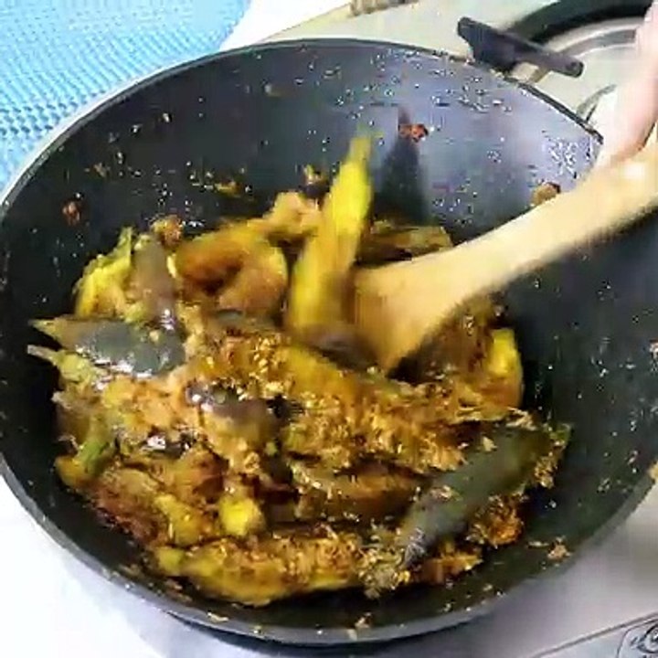 बैग़न की मसालेदार सब्जी   इस तरह बना कर देखिये उंगली चाटते हुए खाते रह जायेंगे