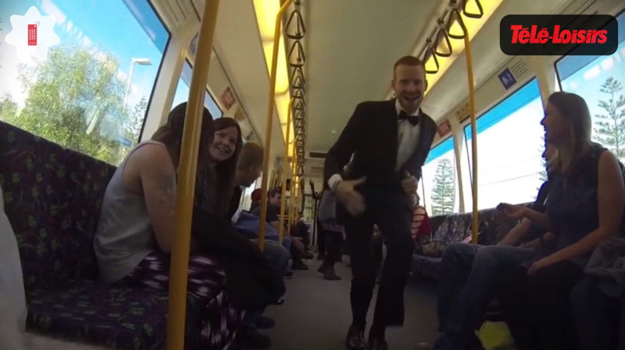 Zapping Web : Il parvient à faire danser tous les passagers d'un train !
