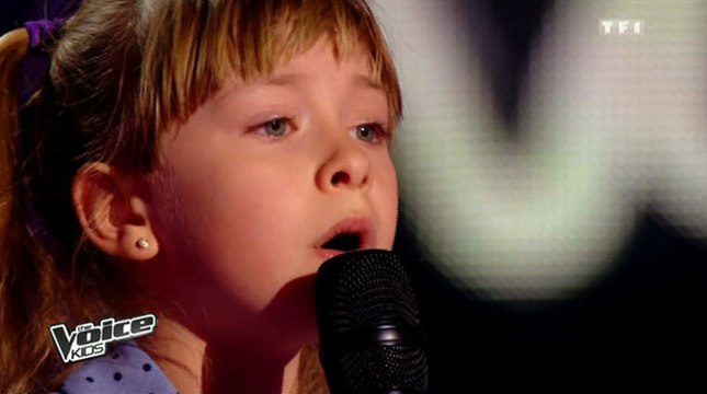 A 6 ans, elle met les coachs de The Voice Kids à ses pieds.... Zapping People