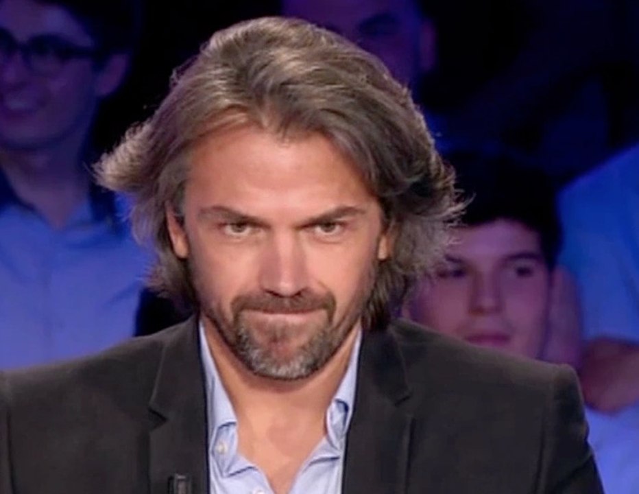 Quand Aymeric Caron corrige Frédéric Beigbeder sur son livre... Le zapping people