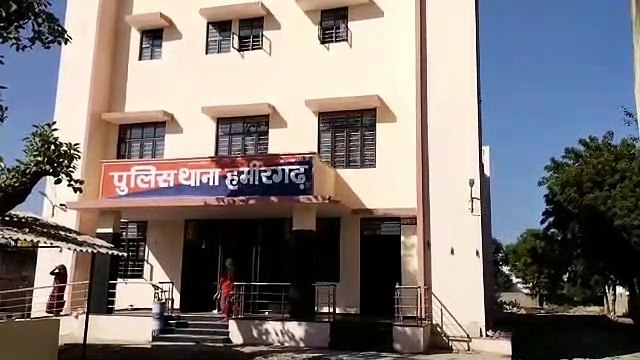 फैक्ट्री के बाहर लगे एटीएम को गैस कटर से काटा, 22 लाख 25 हजार नकदी पार कर भागे बदमाश