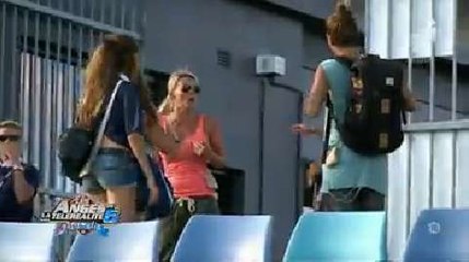 Amelie s'enerve contre Eddy (Les Anges)