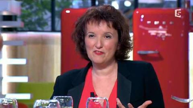 Anne Roumanoff s'explique sur son sketch dans Vivement Dimanche