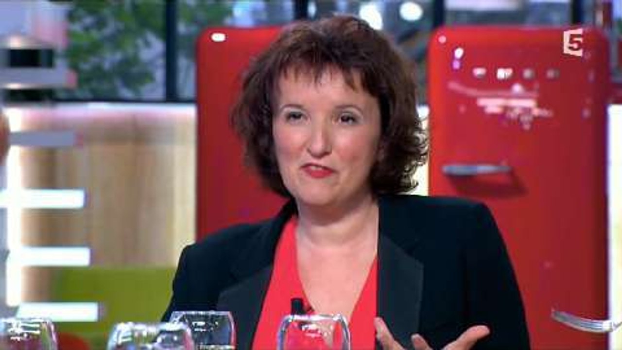 Anne Roumanoff s'explique sur son sketch dans Vivement Dimanche