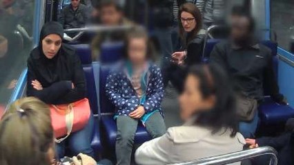 Cam Clash : Mémé raciste dans le métro