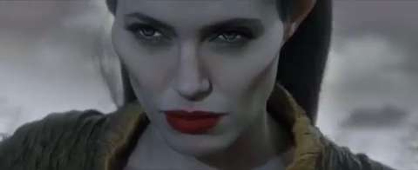 Maléfique : Lana Del Rey chante pour la "maléfique" Angelina Jolie