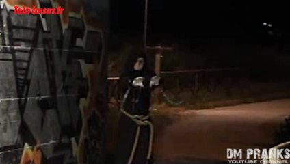 Si vous croisez cet homme, il risque de vous effrayer... le Zapping web