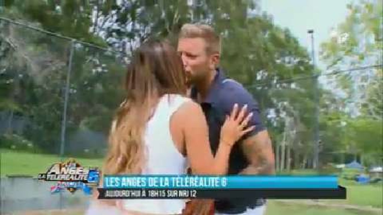 Le premier baiser entre Anais et Benjamin (Les Anges de la  télé-réalité 6)
