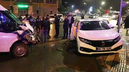 Yarım saat arayla gerçekleşen iki farklı trafik kazası: Toplam 9 yaralı