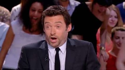 Hugh Jackman assailli par des fans en direct